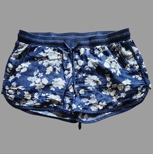 Design‎ Lab Lord And Taylor Floral Shorts Size Small